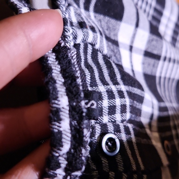 Off the Shoulder Plaid Blouse - Picture 6 of 7